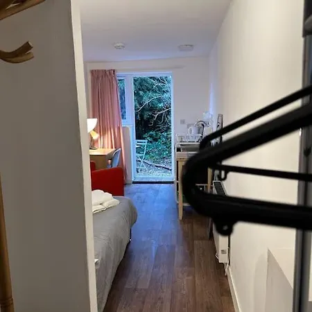 Apartment Garden With Free Parking And Ev Bristol