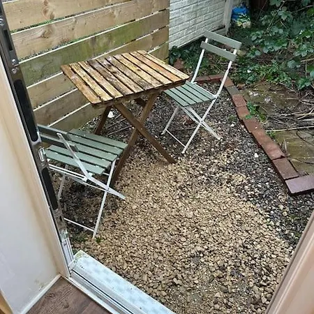 Apartment Garden With Free Parking And Ev