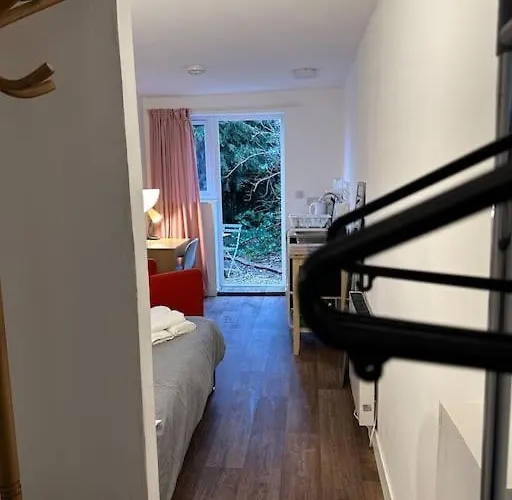 Apartament Garden With Free Parking And Ev Bristol