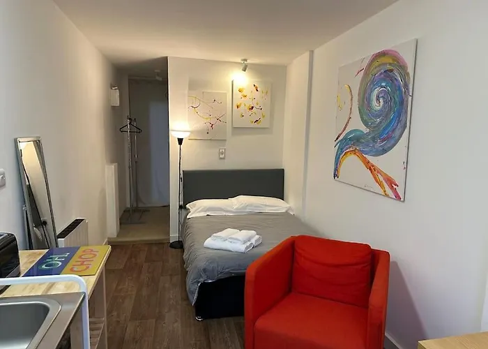 Apartament Garden With Free Parking And Ev *